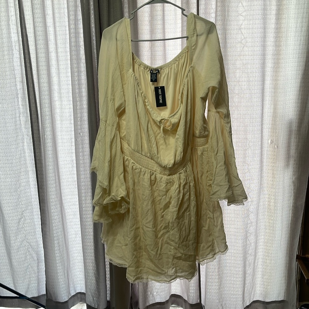 Hot Topic Cream Bell Sleeve Smocked Dress Plus Size 5